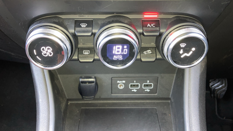 Renault Captur 1.3 TCE 130 Iconic 5dr Petrol Hatchback